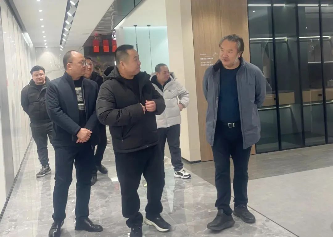 戰(zhàn)略牽引，直擊一線丨將軍陶瓷集團(tuán)柳朝陽(yáng)董事長(zhǎng)深入走訪終端市場(chǎng)(圖5)